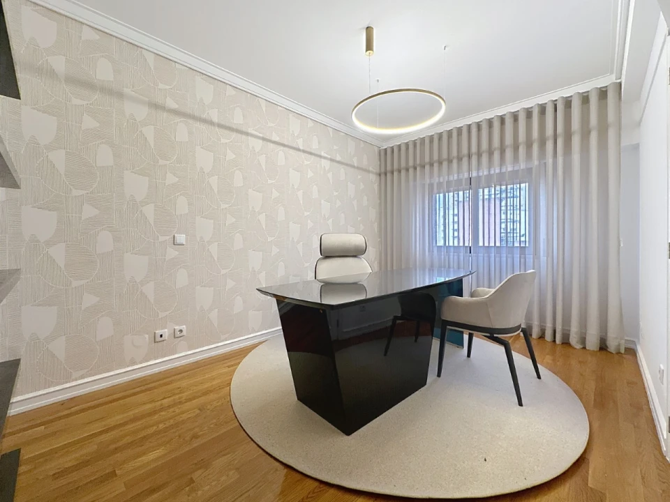 Apartamento T4 para Arrendamento em São Domingos de Benfica Foto 20