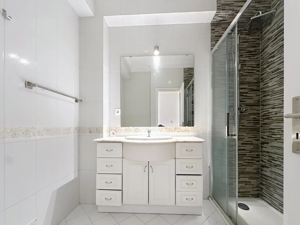 Apartamento T4 para Arrendamento em São Domingos de Benfica Foto 22