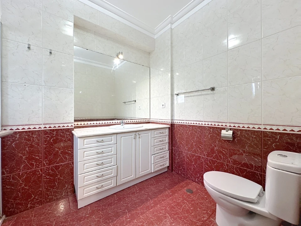 Apartamento T4 para Arrendamento em São Domingos de Benfica Foto 25