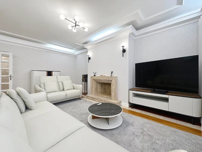 Apartamento T4 para Arrendamento em São Domingos de Benfica Foto 6