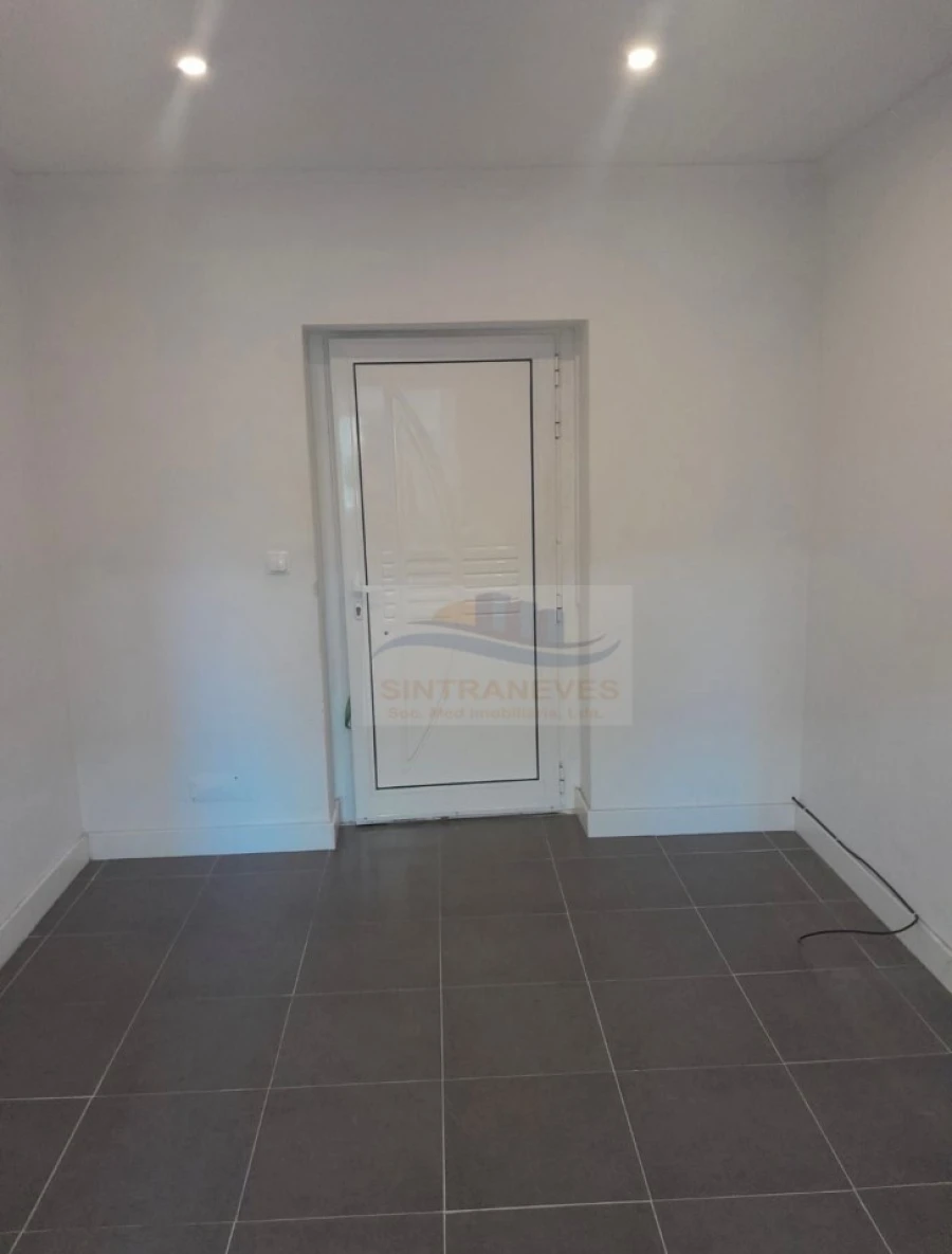 Apartamento T2 para Venda em Póvoa de Santo Adrião e Olival Basto Foto 6