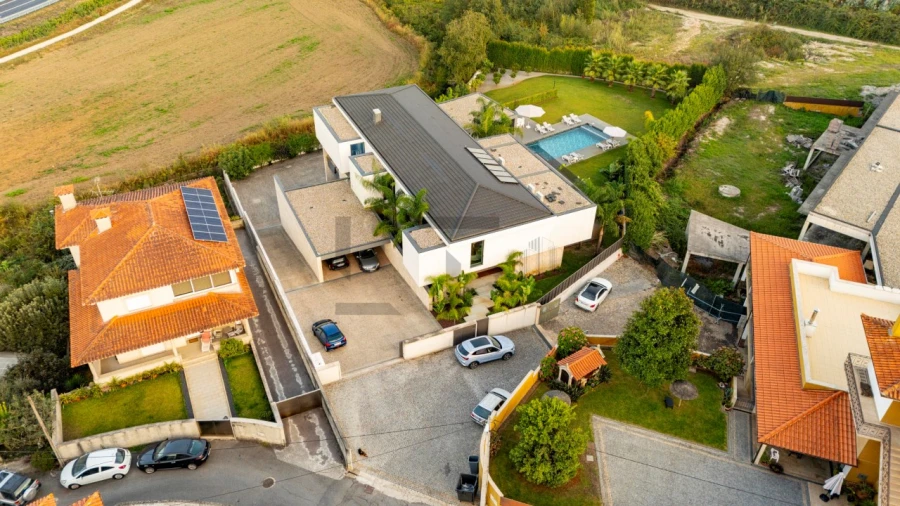 Moradia T7 para Venda em Ribeirão Foto 9