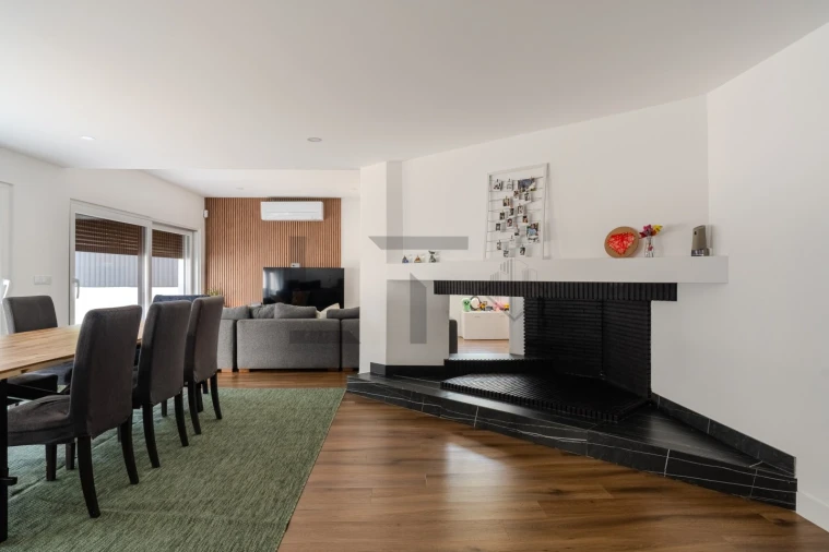 Moradia T4 para Venda em Corroios Foto 16