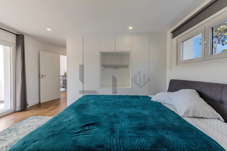 Moradia T4 para Venda em Corroios Foto 36