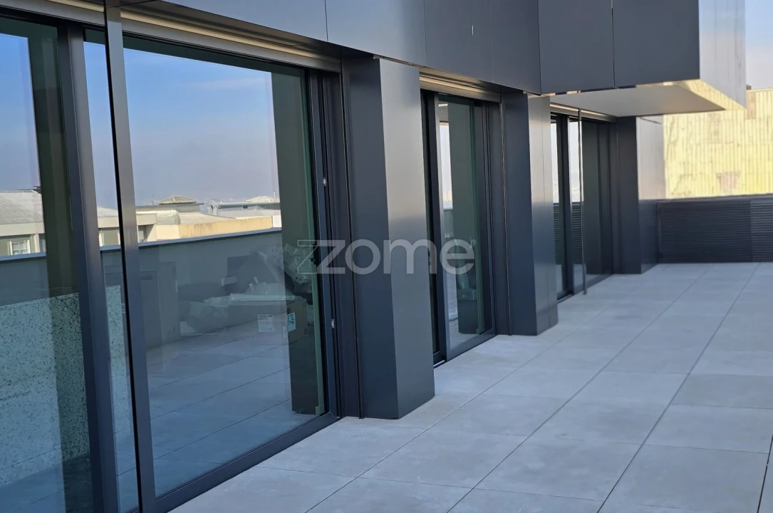 Apartamento T4 para Venda em Mafamude e Vilar do Paraíso Foto 2