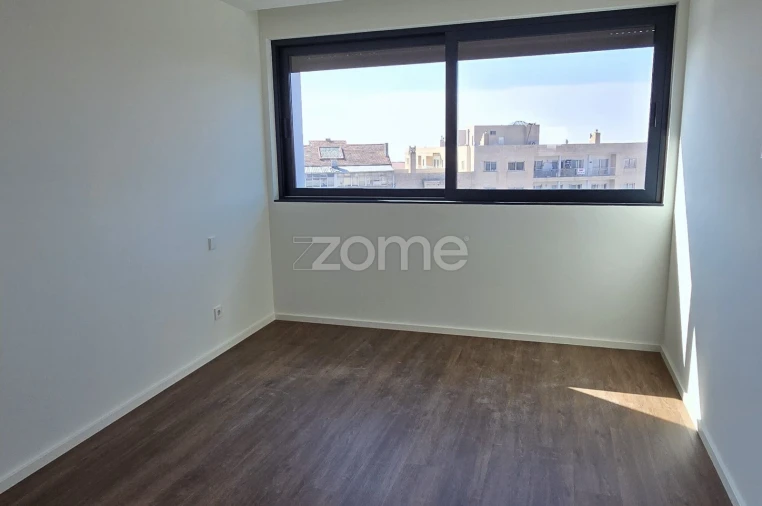 Apartamento T4 para Venda em Mafamude e Vilar do Paraíso Foto 15