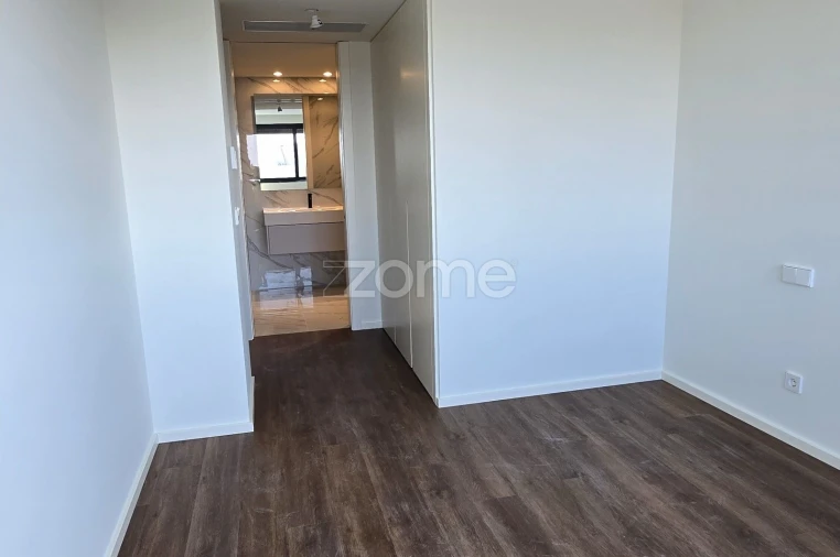 Apartamento T4 para Venda em Mafamude e Vilar do Paraíso Foto 16