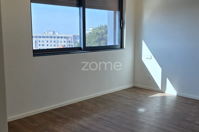 Apartamento T4 para Venda em Mafamude e Vilar do Paraíso Foto 11