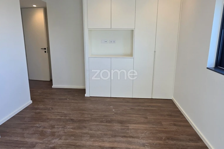 Apartamento T4 para Venda em Mafamude e Vilar do Paraíso Foto 17