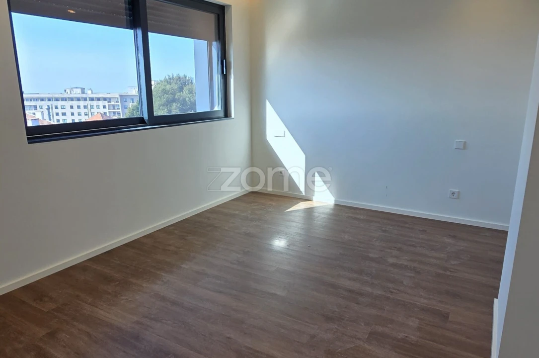 Apartamento T4 para Venda em Mafamude e Vilar do Paraíso Foto 19