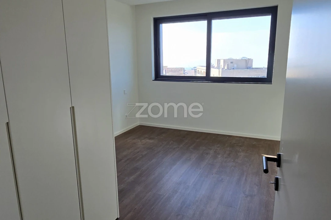 Apartamento T4 para Venda em Mafamude e Vilar do Paraíso Foto 18