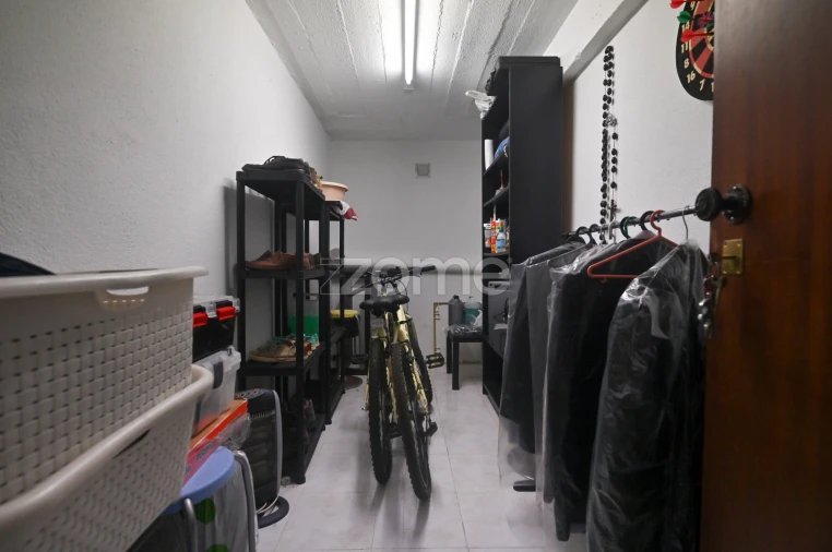 Apartamento T2 para Venda em São Domingos de Rana Foto 4