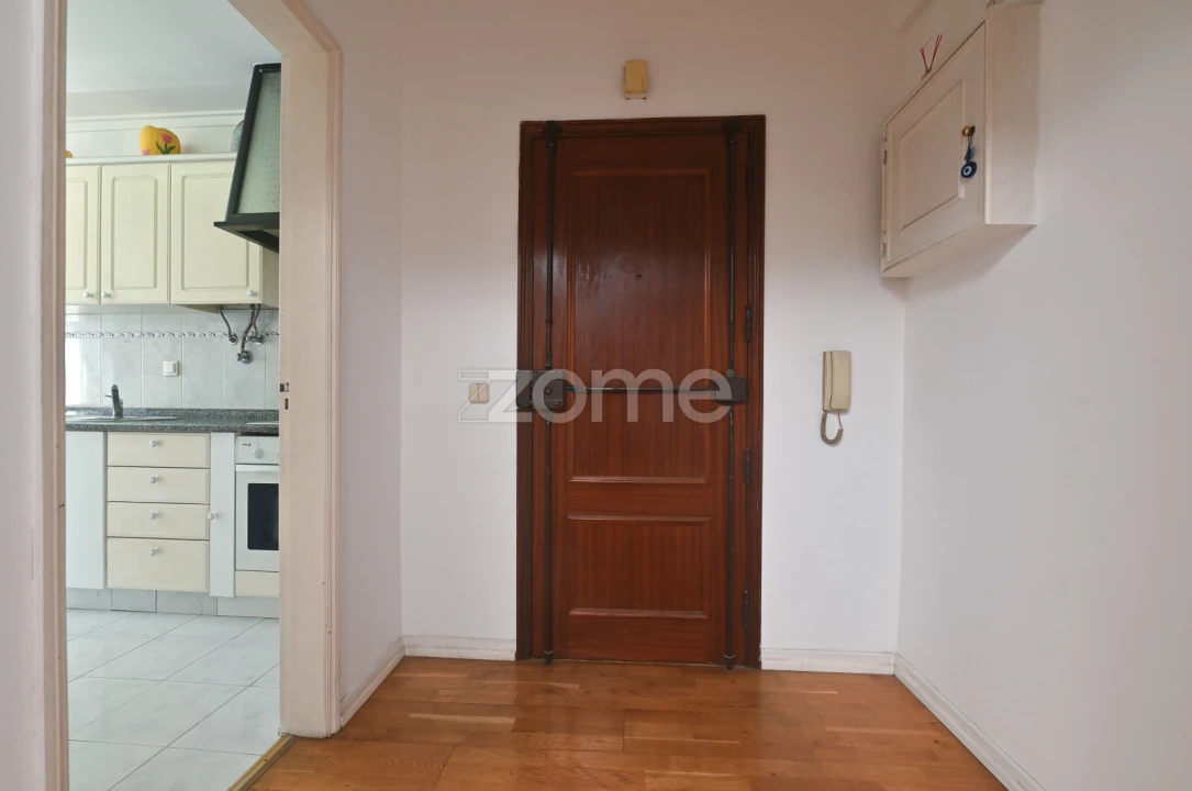 Apartamento T2 para Venda em São Domingos de Rana Foto 7