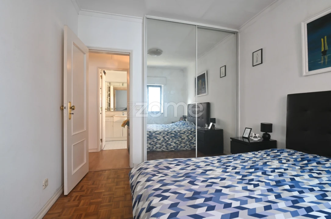 Apartamento T2 para Venda em São Domingos de Rana Foto 15