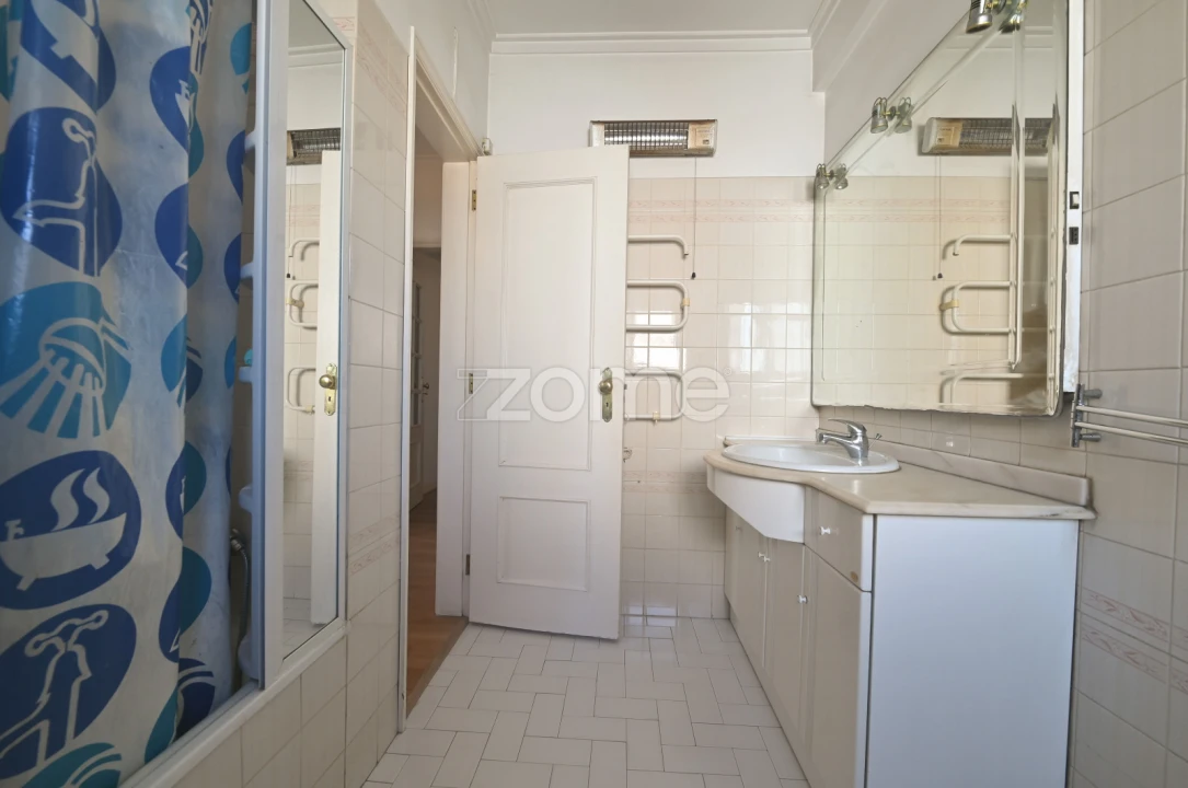 Apartamento T2 para Venda em São Domingos de Rana Foto 17