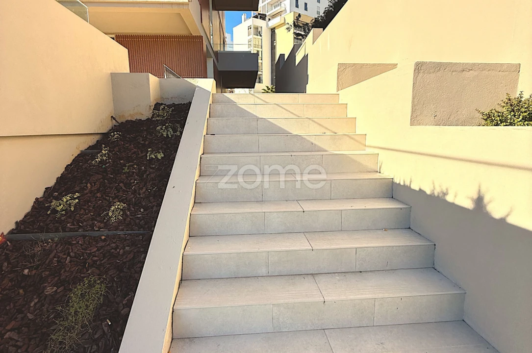 Apartamento T2 para Venda em Portimão Foto 21