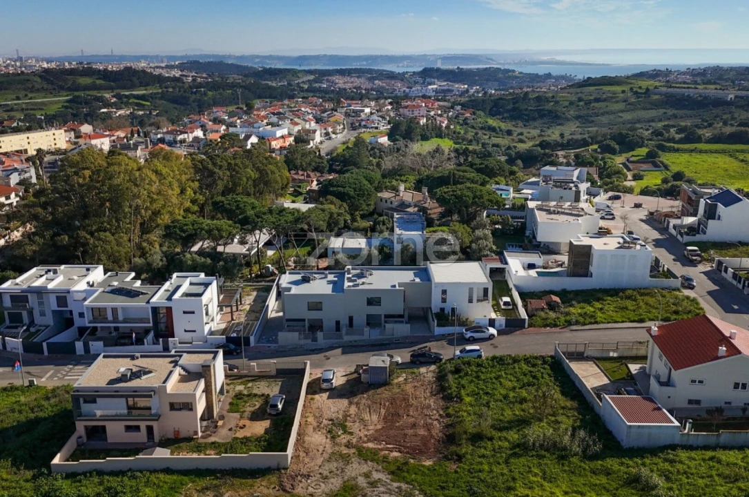 Moradia T3 para Venda em Barcarena Foto 3