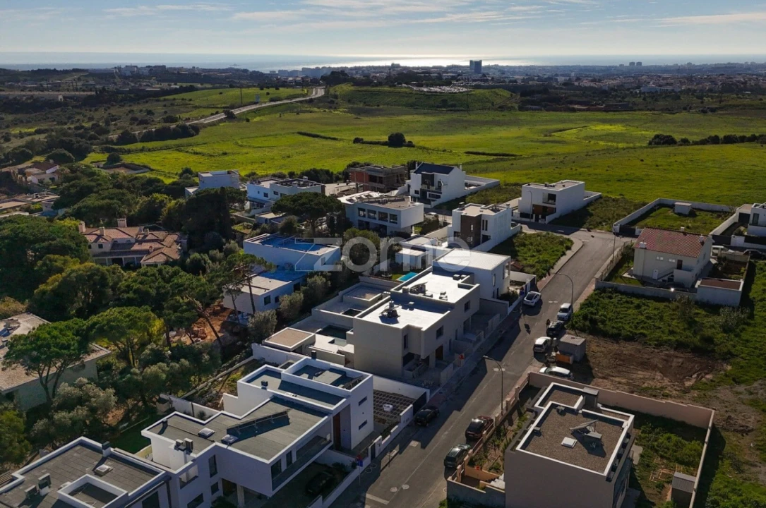 Moradia T3 para Venda em Barcarena Foto 4