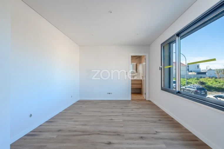 Moradia T3 para Venda em Barcarena Foto 12