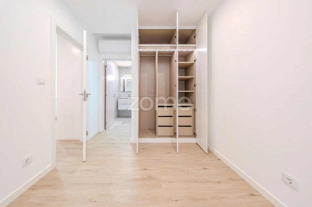 Apartamento T1 para Venda em Beato Foto 16