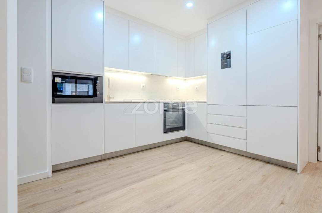 Apartamento T1 para Venda em Beato Foto 6