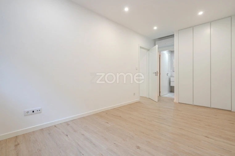 Apartamento T1 para Venda em Beato Foto 14