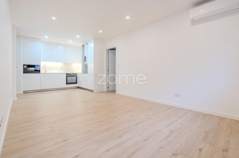 Apartamento T1 para Venda em Beato Foto 2