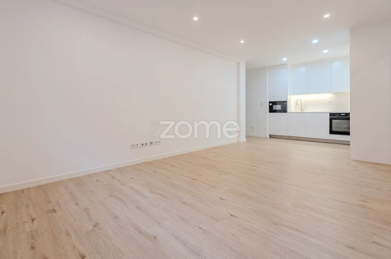 Apartamento T1 para Venda em Beato Foto 3