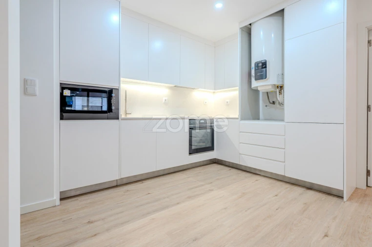 Apartamento T1 para Venda em Beato Foto 5