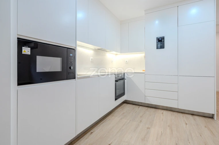 Apartamento T1 para Venda em Beato Foto 8