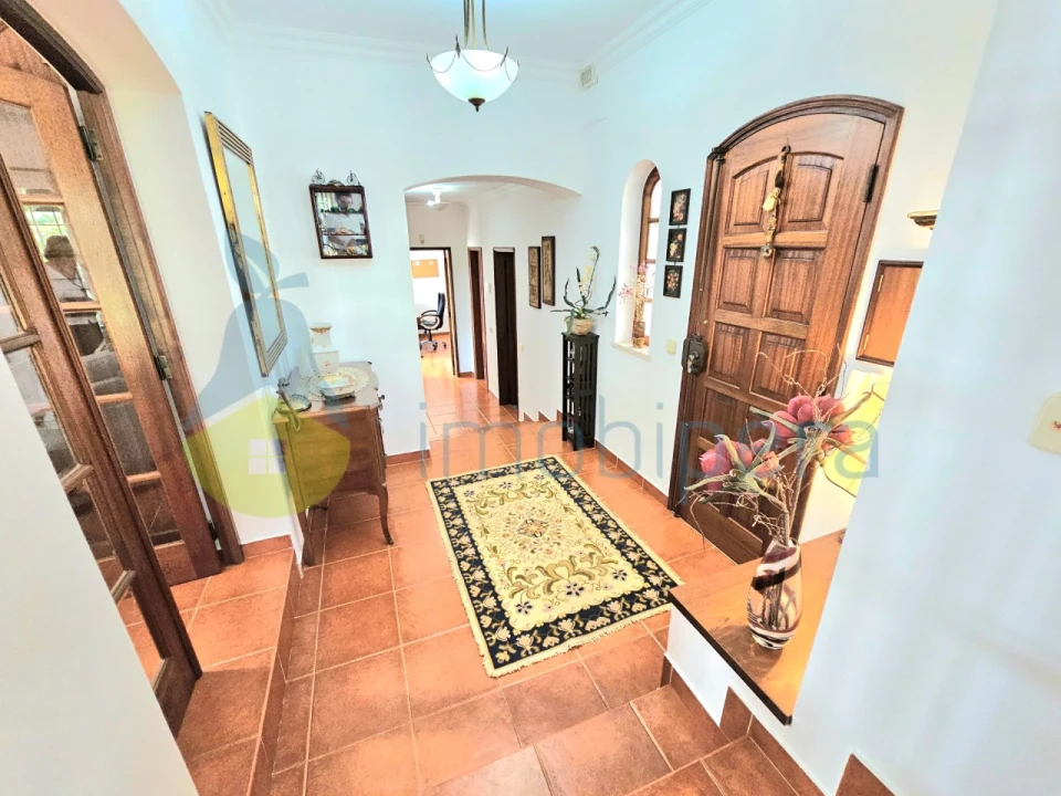 Moradia T4 para Venda em Guia Foto 30