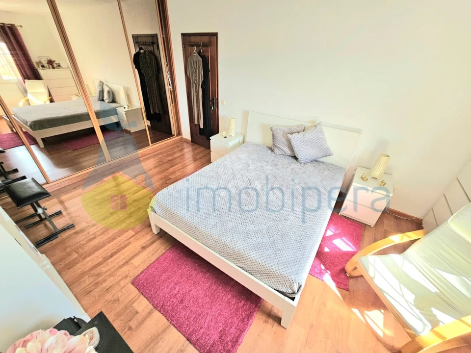 Moradia T4 para Venda em Guia Foto 44