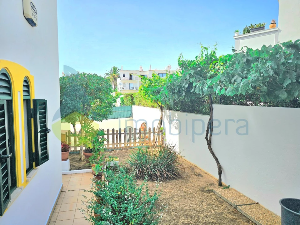 Moradia T4 para Venda em Guia Foto 14