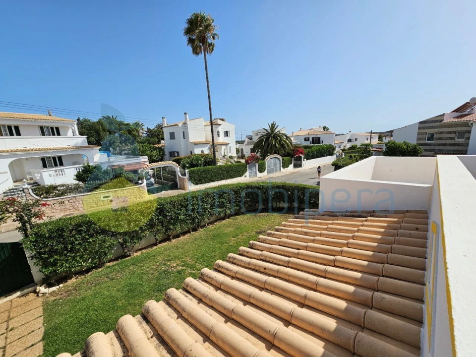 Moradia T4 para Venda em Guia Foto 18