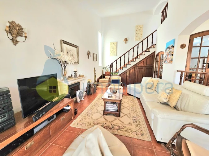 Moradia T4 para Venda em Guia Foto 28