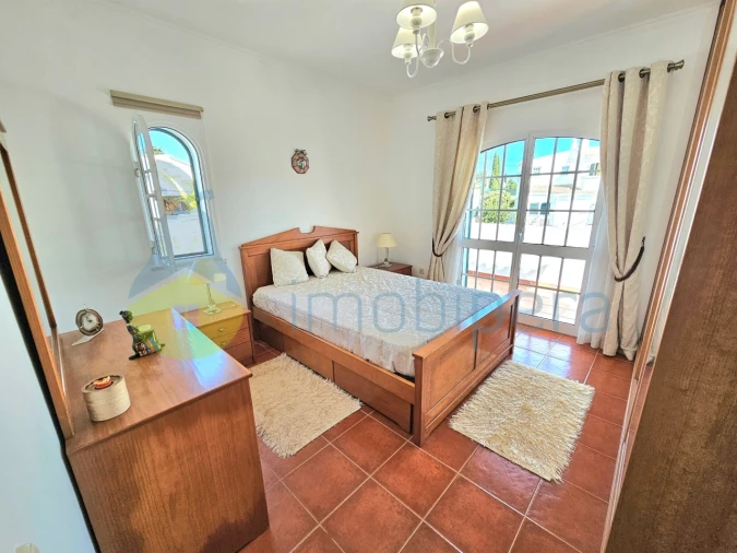 Moradia T4 para Venda em Guia Foto 40