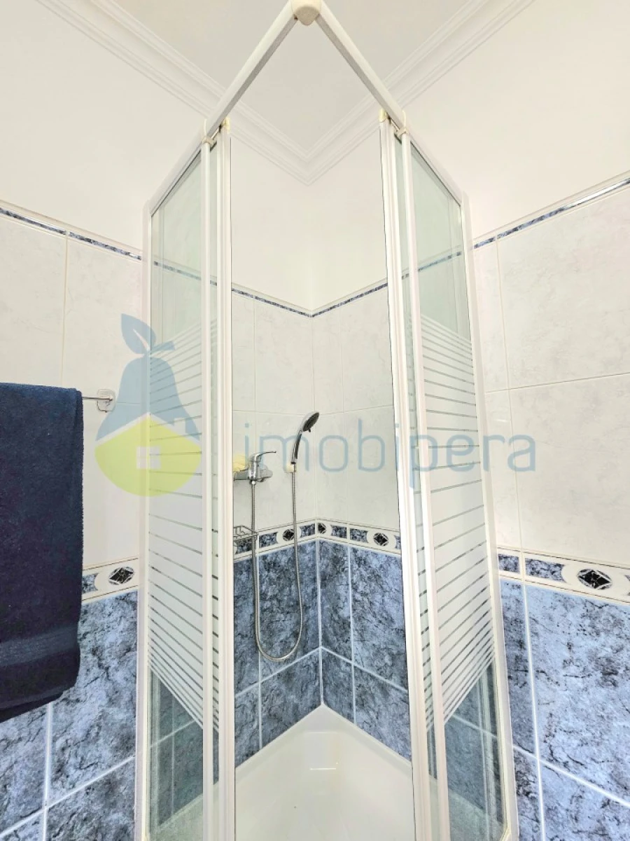 Moradia T4 para Venda em Guia Foto 53