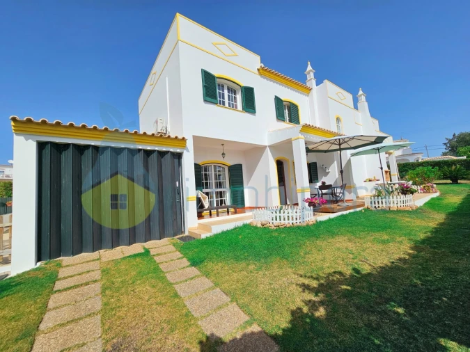 Moradia T4 para Venda em Guia