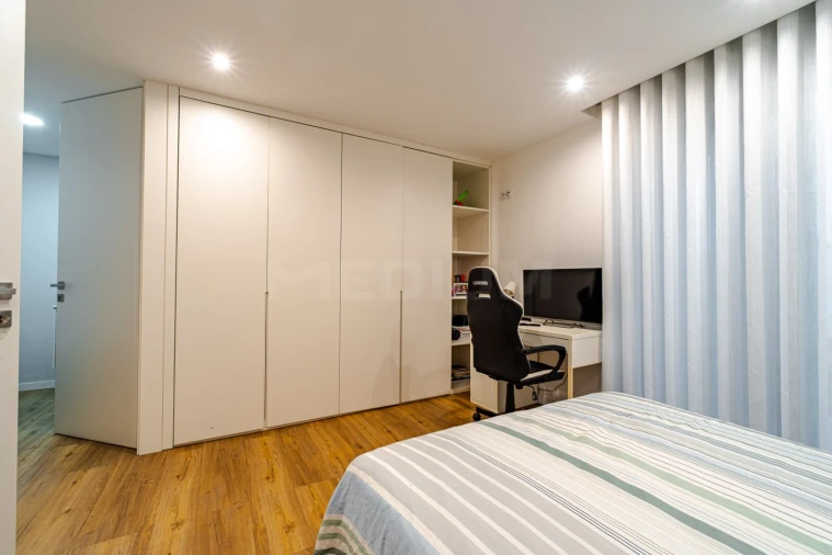 Moradia T3 para Venda em Milheiros Foto 25