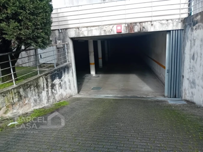 Garagem para Arrendamento em Lijo Foto 1