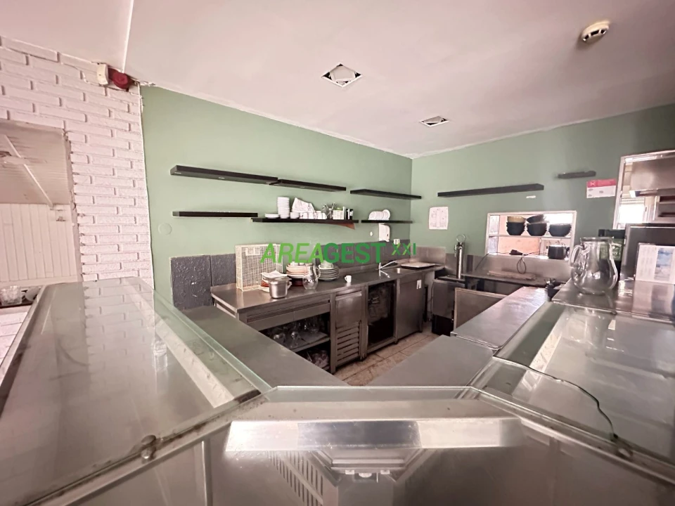 Negócio para Venda em Charneca de Caparica e Sobreda Foto 8