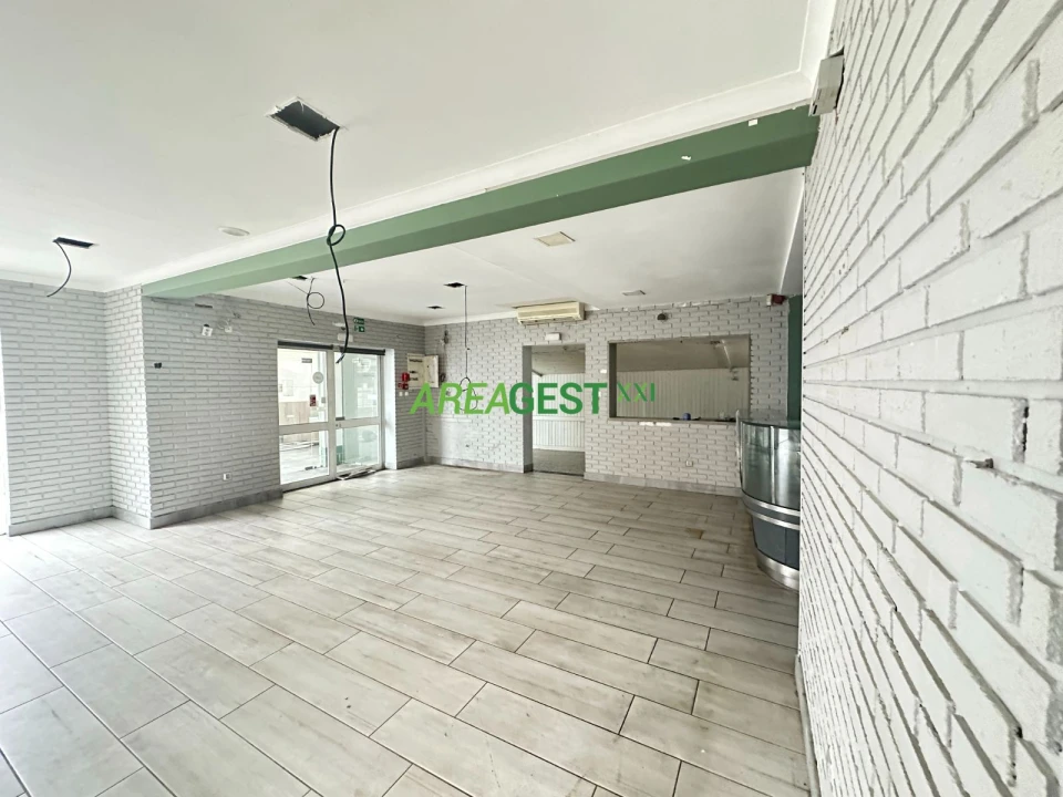 Negócio para Venda em Charneca de Caparica e Sobreda Foto 13