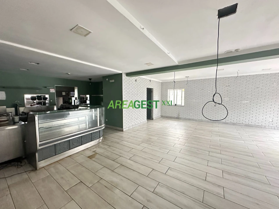 Negócio para Venda em Charneca de Caparica e Sobreda Foto 16