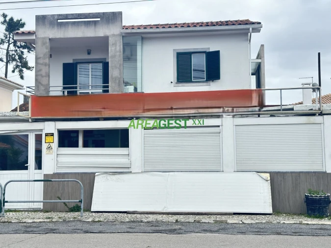 Negócio para Venda em Charneca de Caparica e Sobreda Foto 1