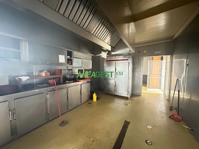 Negócio para Venda em Charneca de Caparica e Sobreda Foto 6