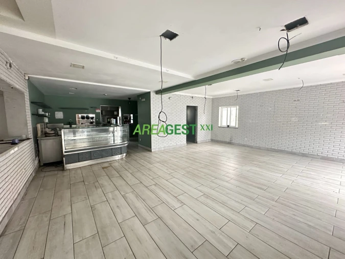 Negócio para Venda em Charneca de Caparica e Sobreda Foto 9