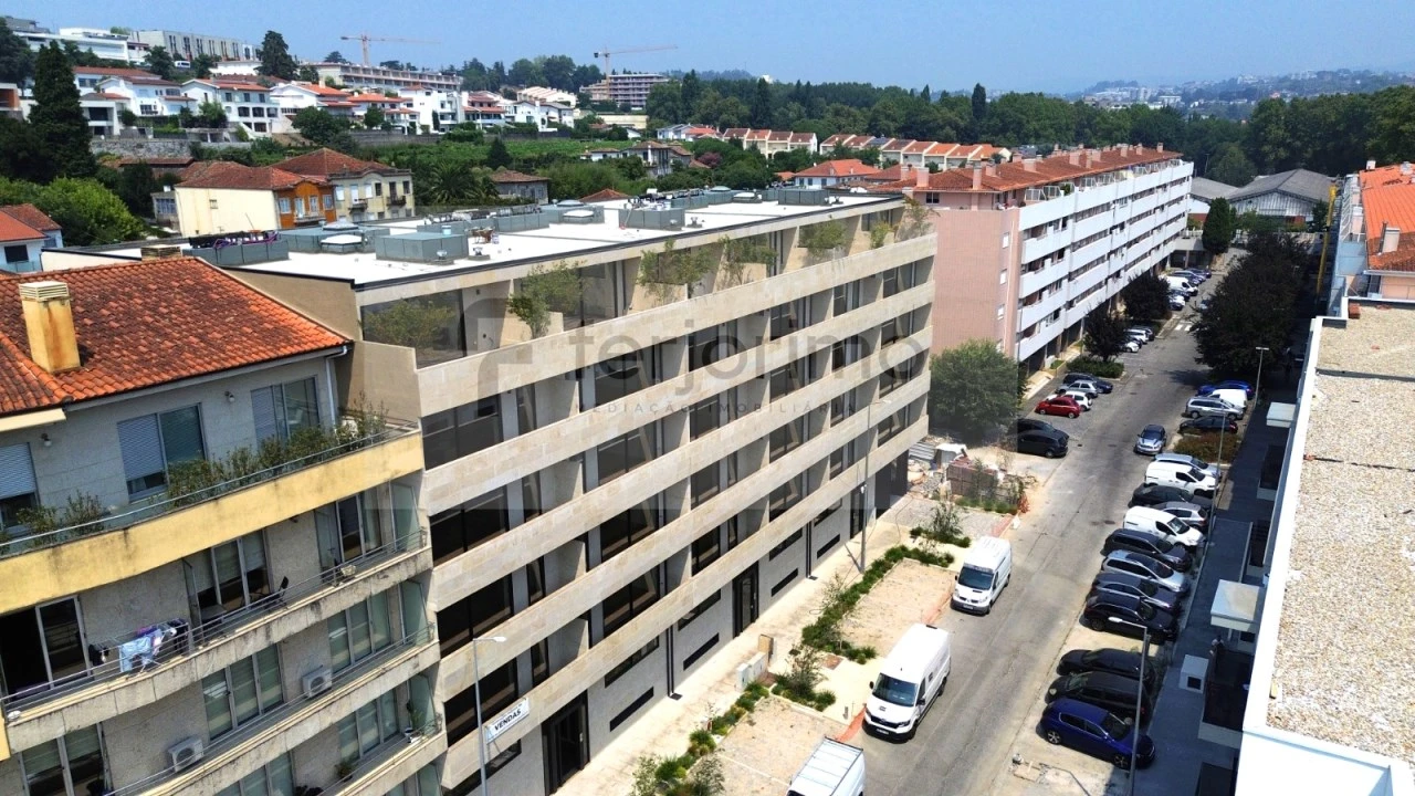 Apartamento T2 para Venda em Creixomil Foto 14