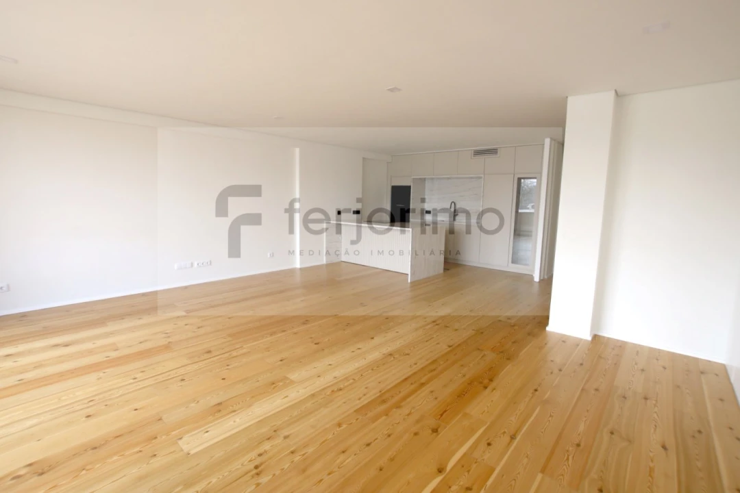 Apartamento T2 para Venda em Creixomil Foto 18