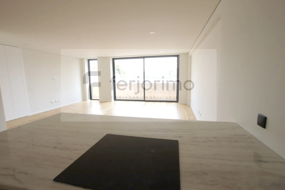 Apartamento T2 para Venda em Creixomil Foto 27