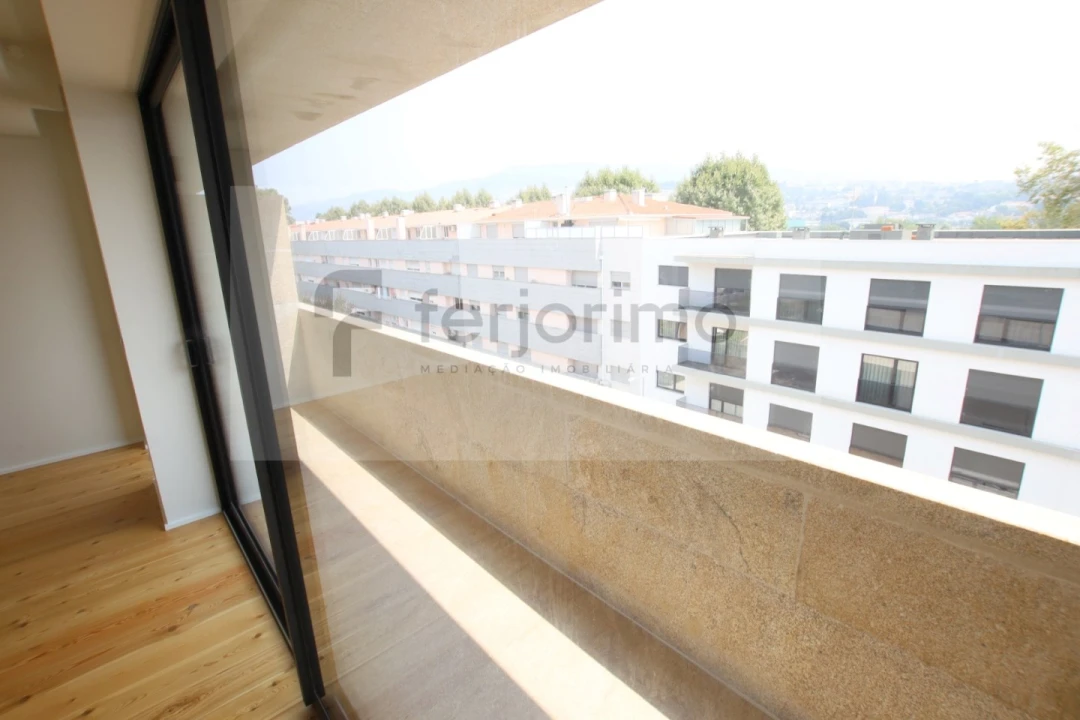 Apartamento T2 para Venda em Creixomil Foto 28